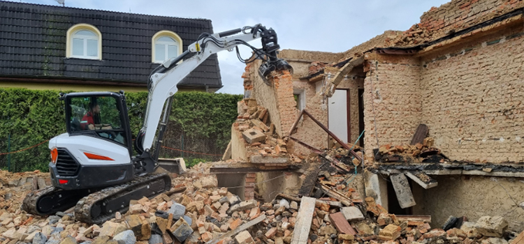 What can our E.P brand mini excavator do for you--small excavator for demolition work