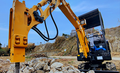 What Mini Excavator Accessories to Choose for Working In Mountain?