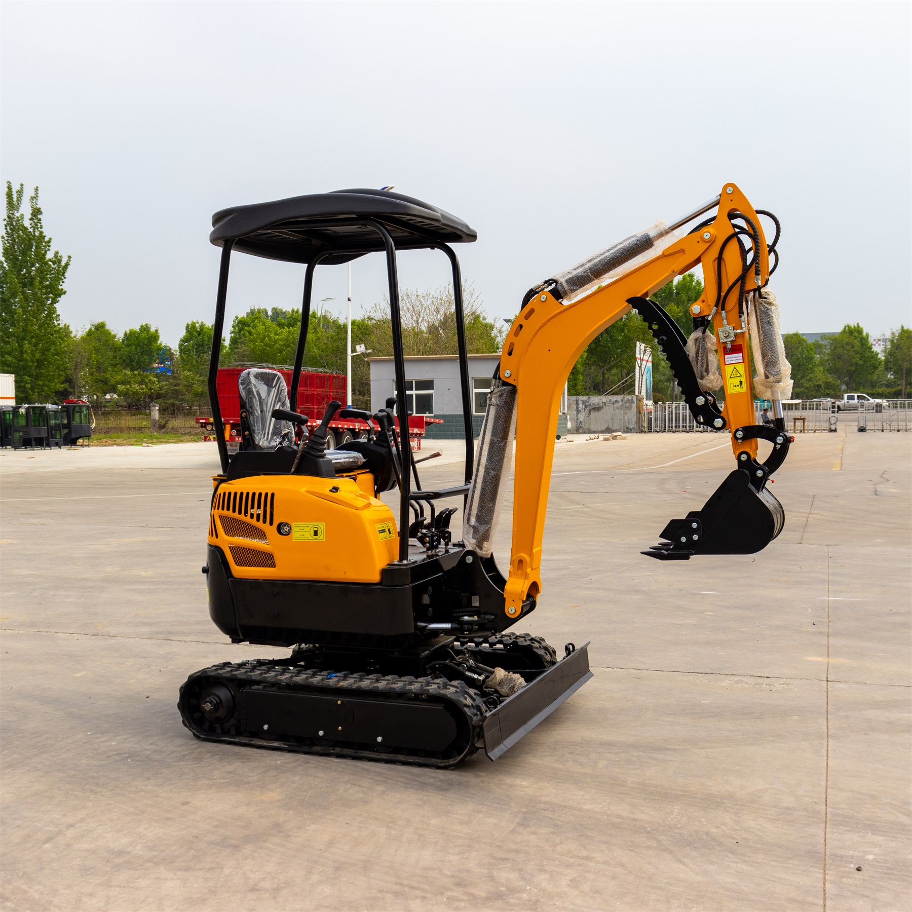 yellow color chinese crawler mini excavator 1.8 ton with kubota with Euro5 and EPA